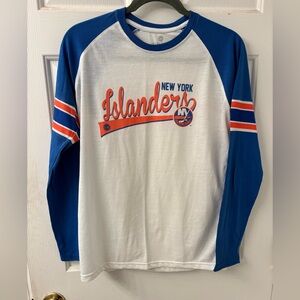 NEW YORK ISLANDERS SZ L WOMENS BASEBALL STYLE SHIRT LEVEL ONE EUC
HOCKEY